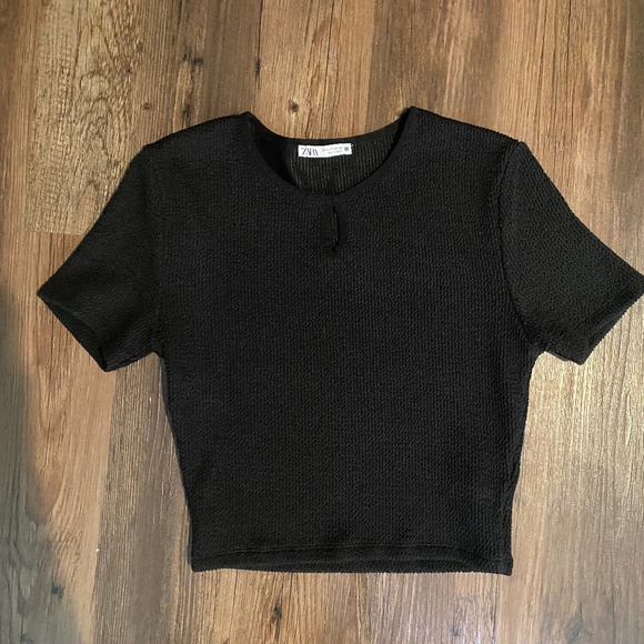 Zara Textured Weave Cropped Top With Keyhole - Picture 7 of 8